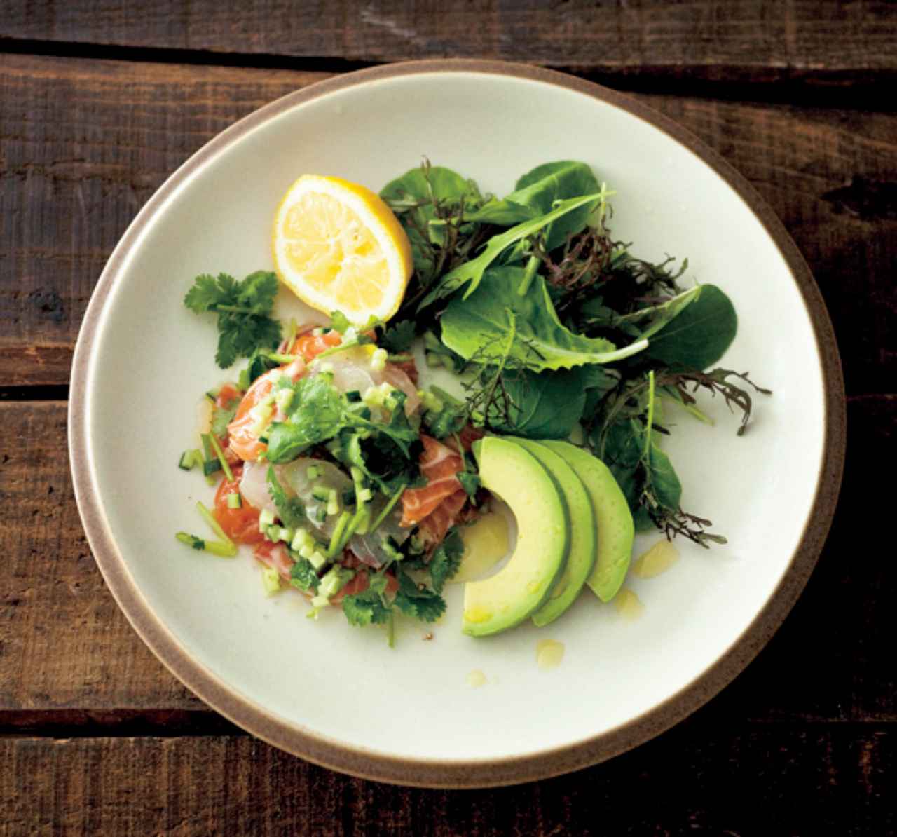 「生魚と生野菜のサラダ」