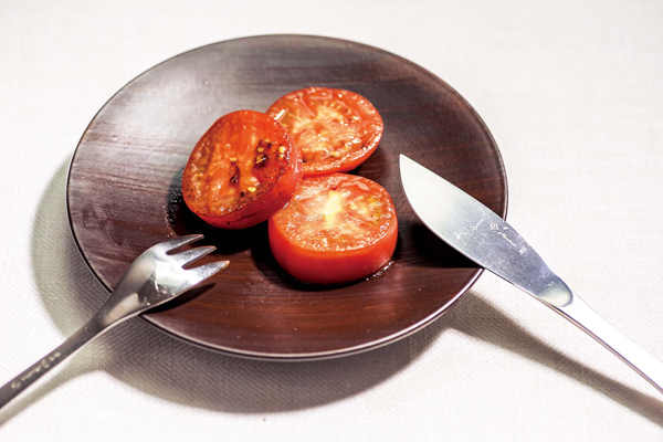 【簡単レシピ】トマトは加熱＋油がキレイの近道！　[with]