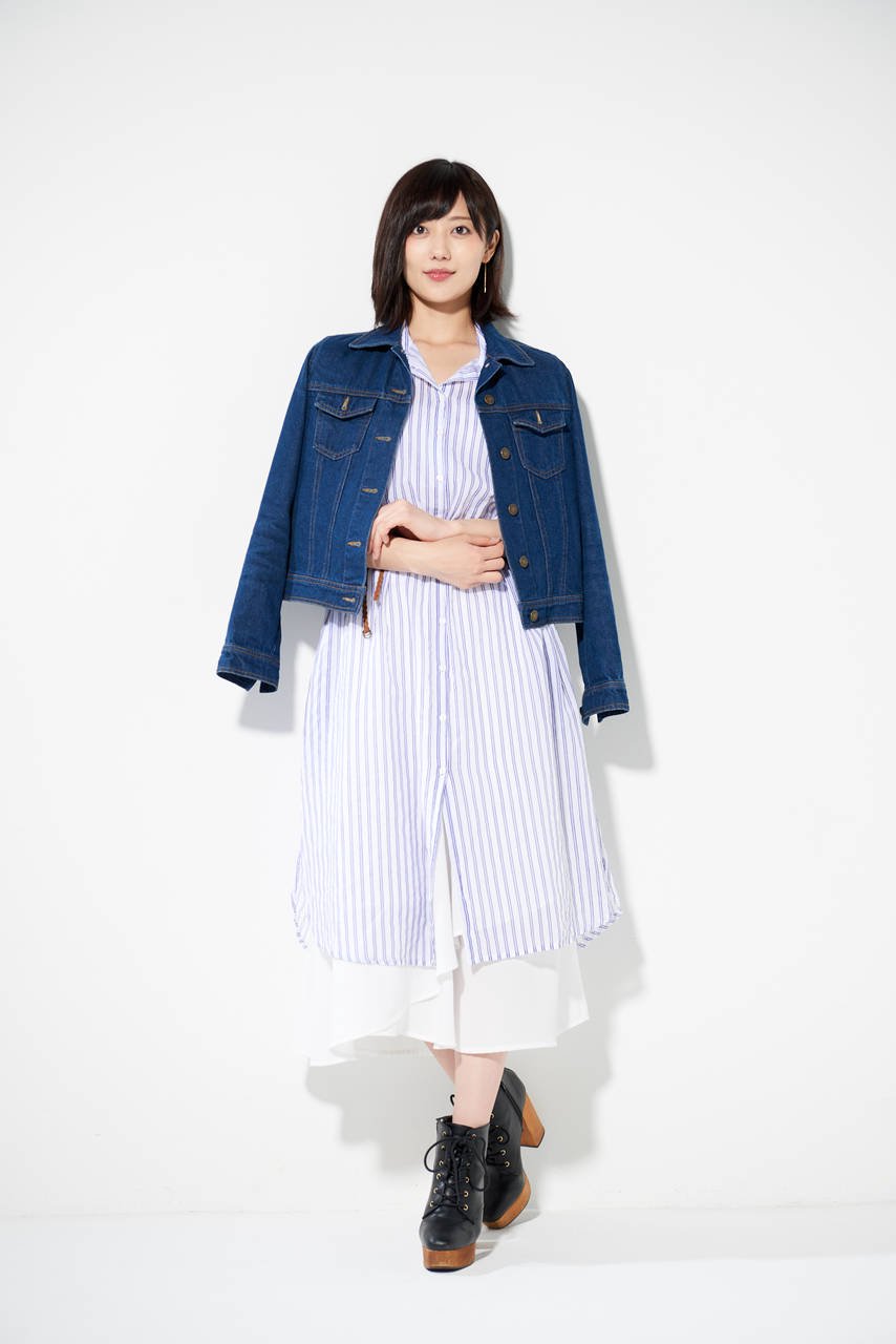 普段はTシャツにジーパン、シンプルな白や黒色が好き